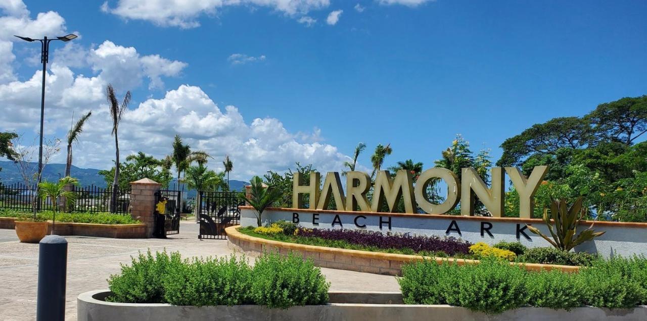 Falcon Shoreline- Airport Pickup Available - Gated-Security Montego Bay Exterior photo