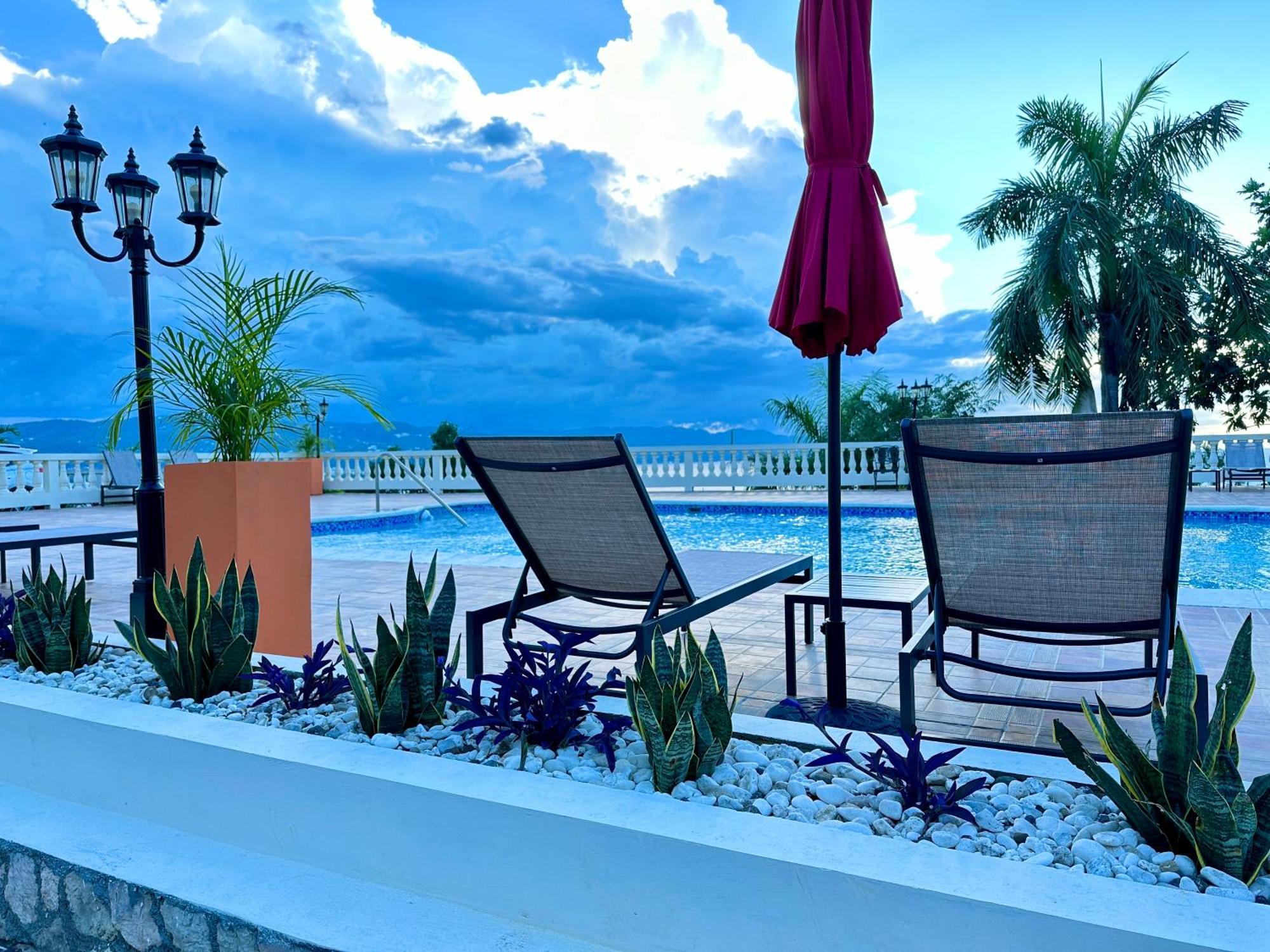 Falcon Shoreline- Airport Pickup Available - Gated-Security Montego Bay Exterior photo